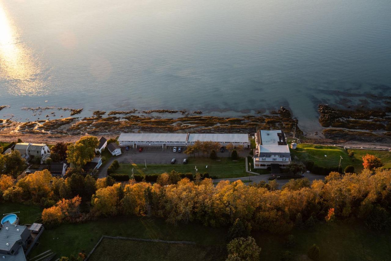 Auberge Sur Mer Notre-Dame-du-Portage Eksteriør billede